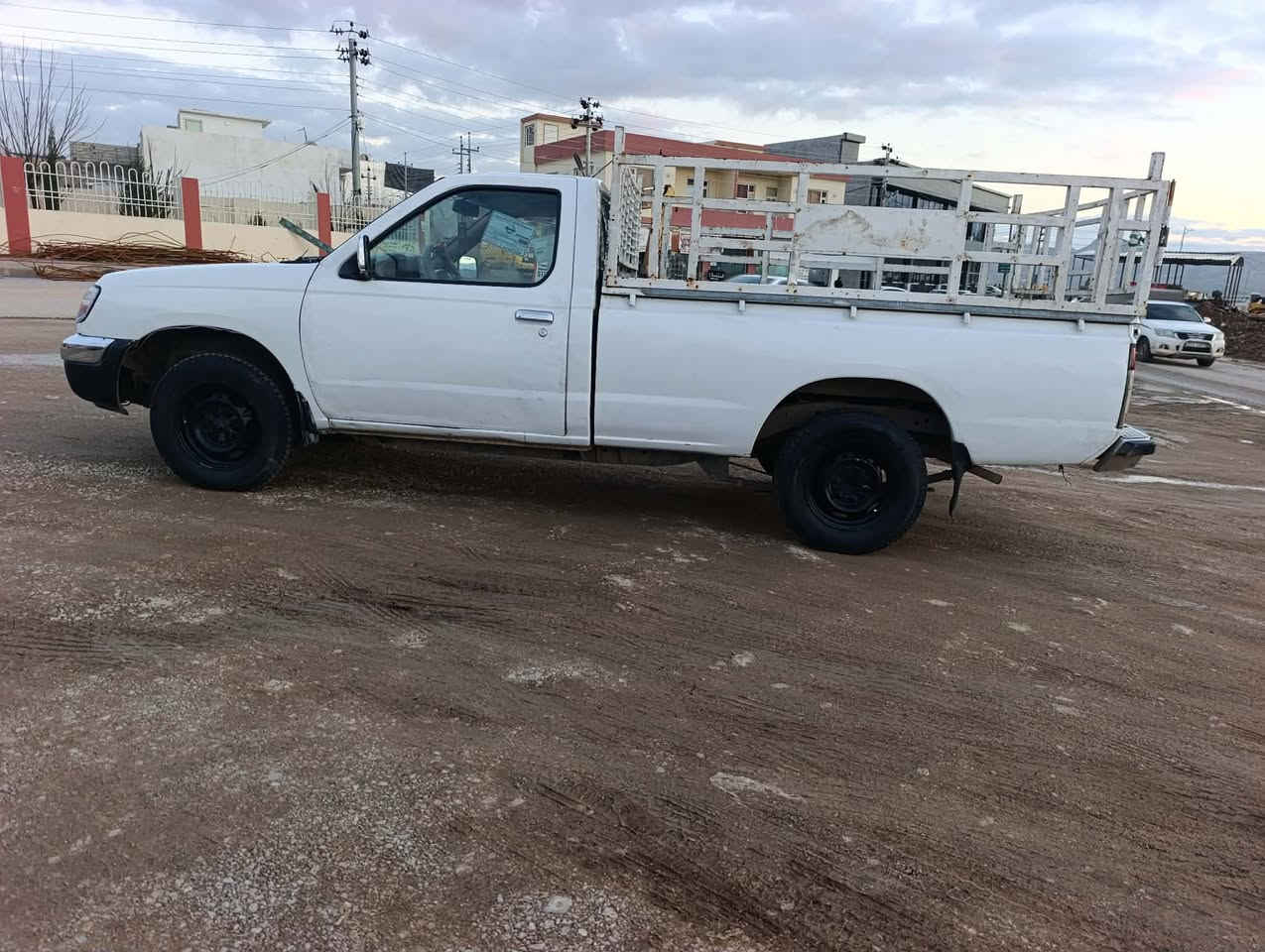 نیسان 2001 ئاڕم پلاستیک تەنها پاوەرە گێڕو مەکینه و ئەکسل شاشە ئایپاتەو کامێرا بەشەرت ئاڕم و ئەوەلیات و بڕاوەو غەرامە بەشەرت سعری 48 گەڵا
***********
***********
