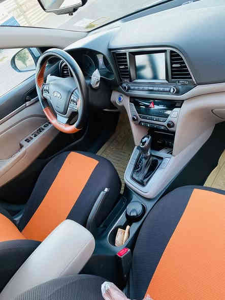 هيونداي إلنترا 2017 – وارد أمريكي
• محرك 2000 دوش (المرغوب) ممفتوح 
• السيارة بحالة جيده
• بصمة تشغيل + بصمة ابواب ترحيب
• شاشة أصلية تدعم CarPlay
• 3 وضعيات قيادة + تحكم كامل ستيرن
• جنطة ذكية
• فول مواصفات عدا الفتحه   

⚠️ الحوادث والصبغ:
• صندوق خلفي 
• صبغ جاملغ امامي أيمن
• باب عكس السايق مبدل اصلي
• ⁠كشنات جلد تدفئة

💰 السعر: 120 ورقة (بي مجال بسيط)
📍 العنوان : بغداد
للأستفسار الاتصال على الرقم
***********
📞
