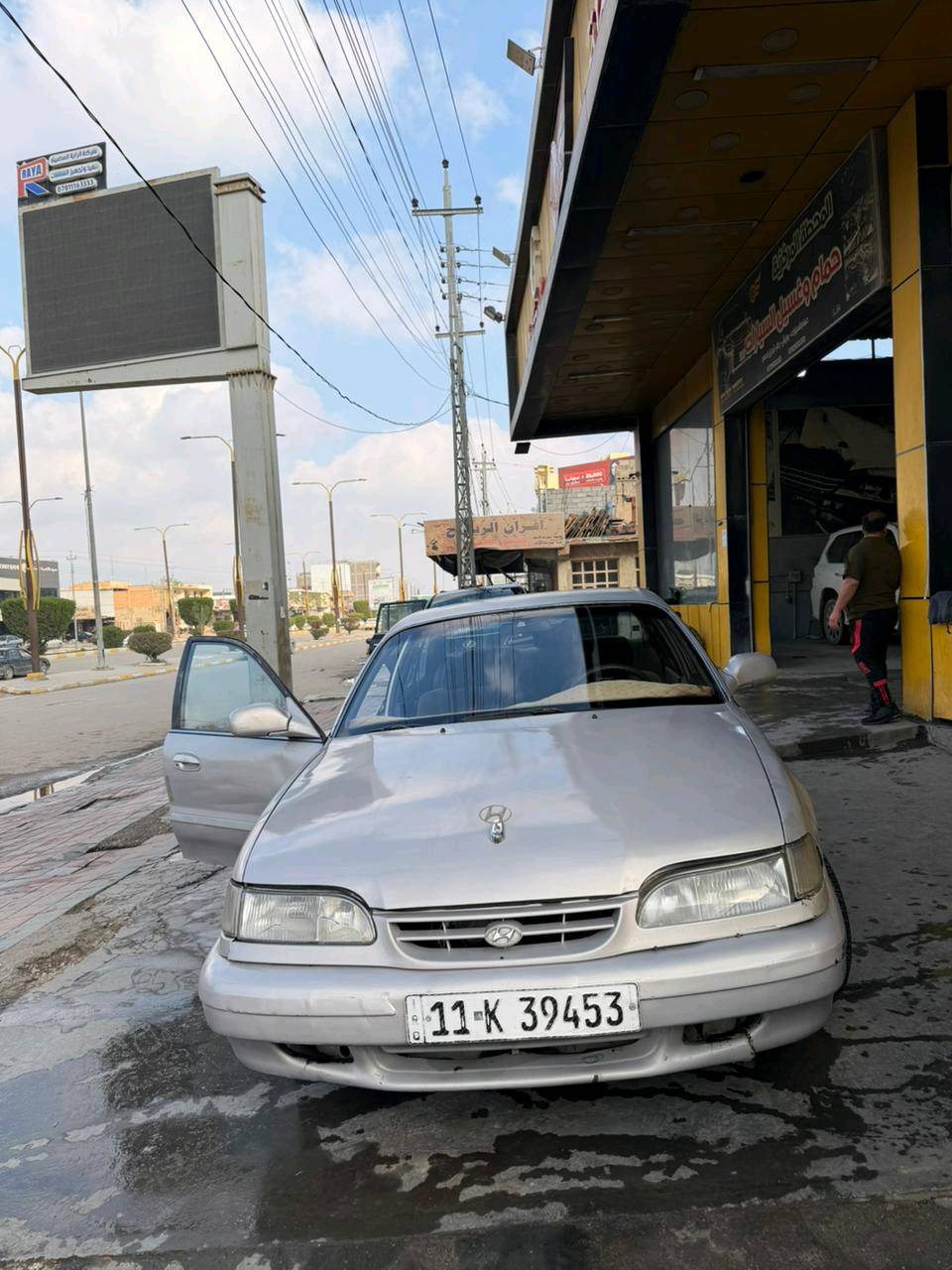 سوناتا تو موديل 1993  خليجي بلاديه بدون ضربه منظومه تبريد جديده مال كصه تخم تاير تايلندي اصلي مال جناي كلشي بيه جديد عدا الكشر الخارجي بلادي ما مصبوغ مكان السياره فلوجه #السعر 45 وبيه مجال مستعجل على البيع للستفسار ***********/***********