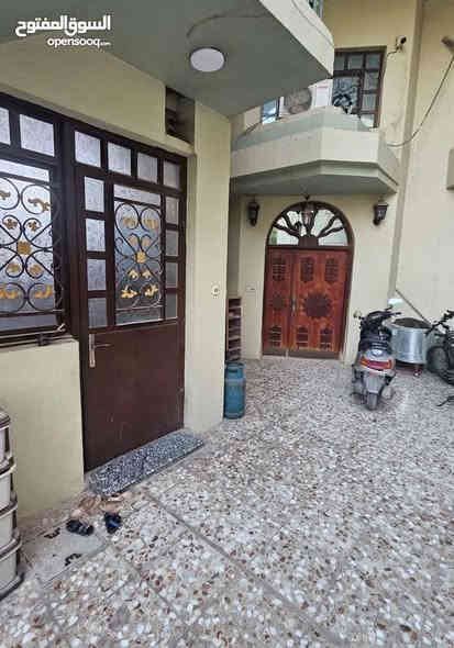 السلام عليكم دار للبيع في حي القادسية محله ٦٠٦ مساحة 300 متر الواجهة 15 نزال 20 عبارة عن منزل يحتوي على 4غرف نوم وصالة وهول ومطبخ وحمام عدد2 ومشتملات عدد منفصلة عدد 2 كل واحد يحتوي على هول ومطبخ وحمام وغرف عدد 2 بالإضافة إلى تشجير أمام المنزل سعر متر ٣٥ ورقه للاستفسار ***********
