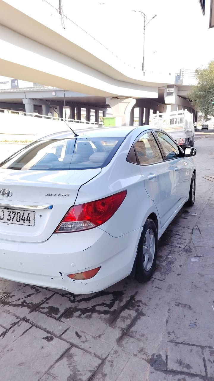 سلام عليكم هونداي اكسنت مضلع خليجي محرك ١٦٠٠ بلو
موديل 2012 سياره بيها ٣ قطع صبغ بدون داخل
سيارة جاهزه تبريد شغال
سياره مال بيت
رقم سنوية جديد تحويل ثاني يوم
مكان بغداد الاستفسار اكثر اتصل ع رقم ***********
