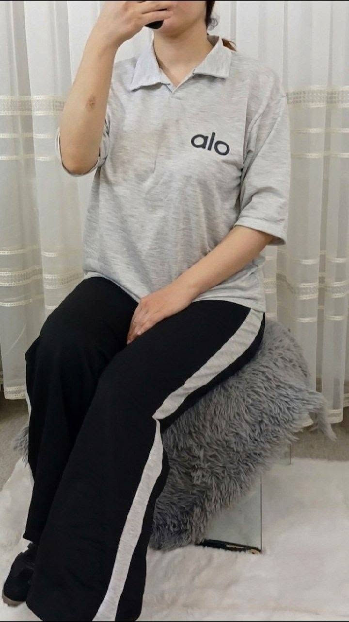 ترند صيفي هالسنة 💥
تراك سبورت ماركة alo 👗✨

قماش فانيلة قطن مطاط 🧵☁️
نص ردن ..

درزن 6 الوان 🌈
قياسات فري ســايز 📏

Lo


**إذا كنت صاحب هذا الإعلان وتريد حذفه لأي سبب، رجاءا أرسل رسالة إلى الدعم الفني**