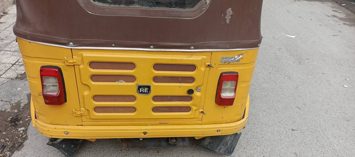 السلام وعليكم تكتك موديل 20 للبيع بغداد مدينه الصدر رقم الهاتف ***********
