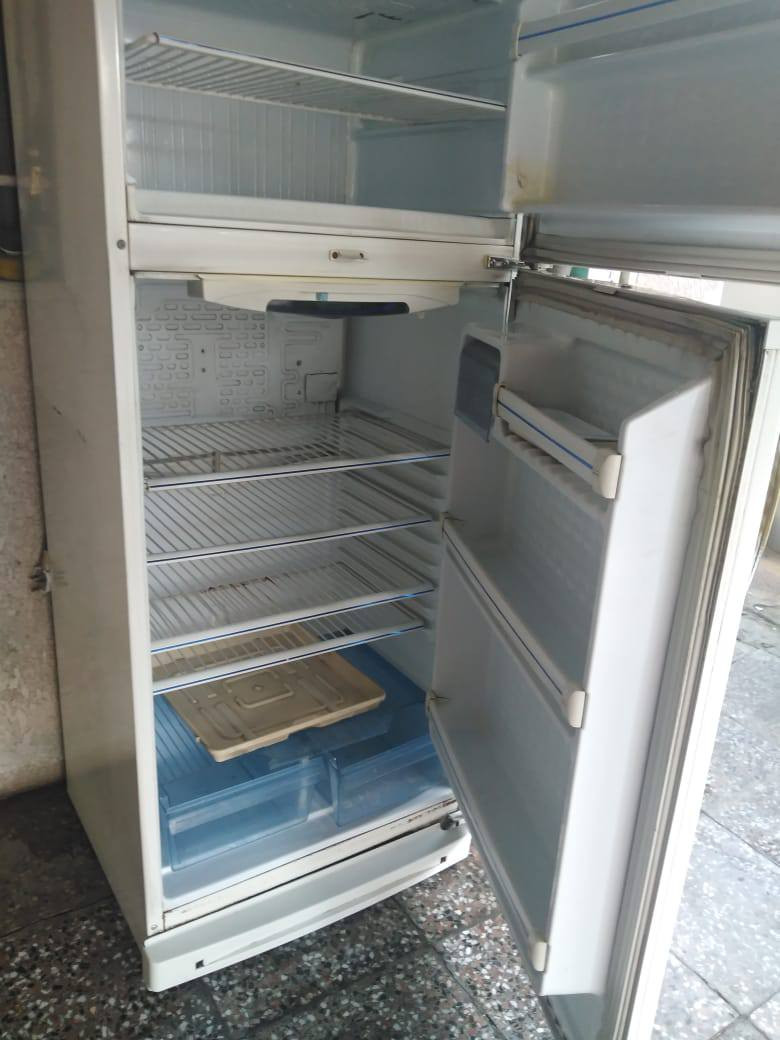 ثلاجه كونكورد الحجم الكبير تجميع لبنان مرايحه تصليح تجميدوتبريد جيد جدا السعر للجادين ٢٠٠ الف


**إذا كنت صاحب هذا الإعلان وتريد حذفه لأي سبب، رجاءا أرسل رسالة إلى الدعم الفني**