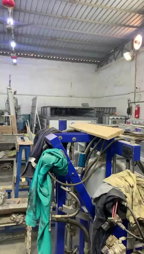 معمل جام للبيع
ينتج جام مظلل ولون اسود ومضبب ابيض و جام زيتوني وبرونزي وابيض
@الجميع 
للاستفسار اتصل على رقم ***********
مو جاد مو شراءي لا يتصل رجاء
