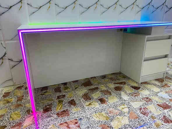 السلام عليكم
متوفر ميز كيمنك جديد للبيع⚡️
المواصفات 
-الطول 170cm
-الارتفاع 74cm
-الداخل 60cm
-جرارات هايدروليك 
-ليد بروفايل تحكم ريمونت وبالتطبيق الخاص به 
للاستفسار والطلب يرجى التواصل عبر الواتس اب ***********
يوجد تفصيل حسب الرغبه
