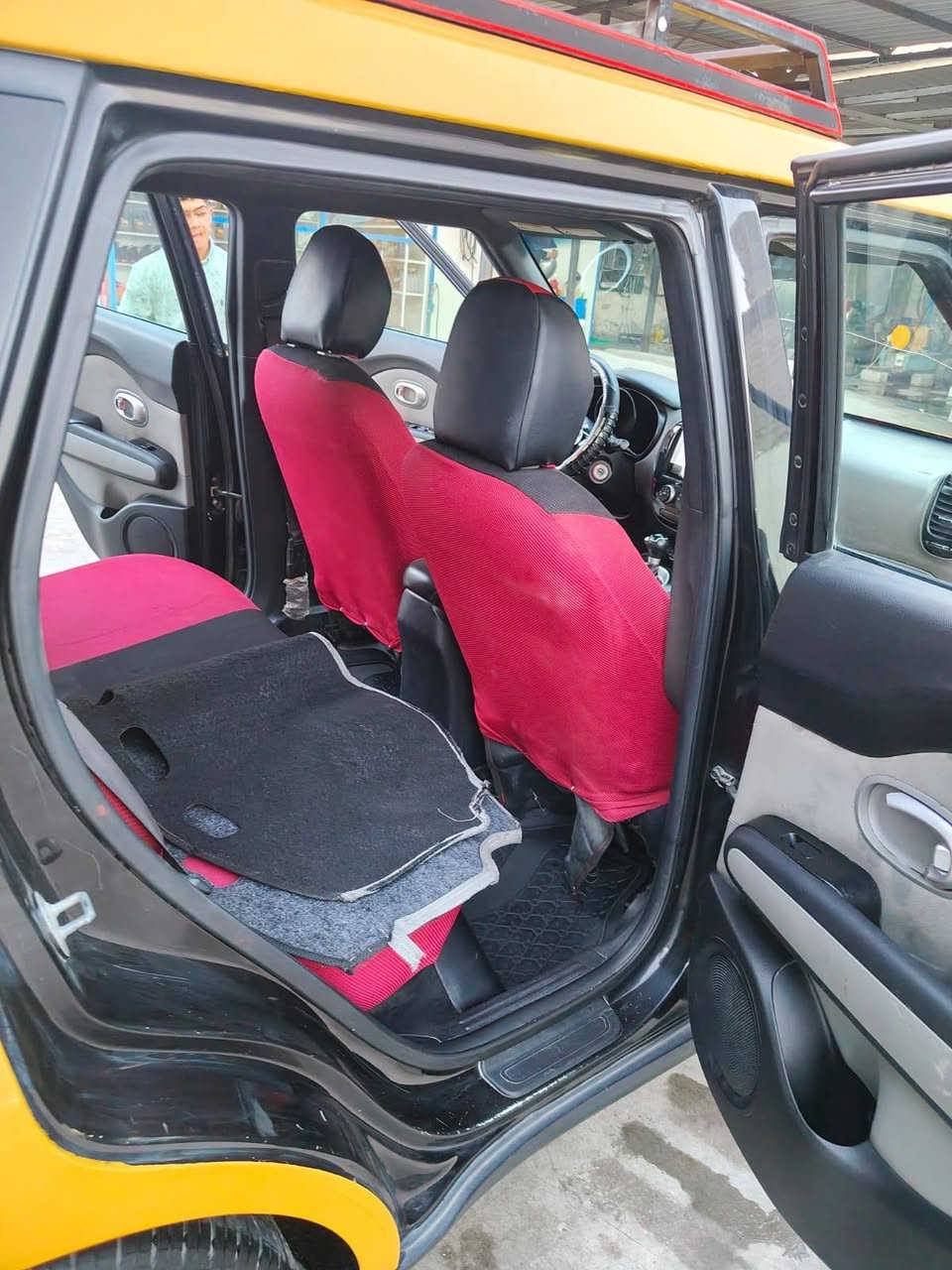 السلام عليكم
كيا صول م 2015
وارد امريكي 
ماشيه ١٧٠ الف
رقم بغداد انكليزي 
بسمي 
محرك ١٦٠٠
سياره مابيها نقص كامله 
تخم تاير 
عنواني بغداد
السعر ١٠٥ وبيها مجال
***********
