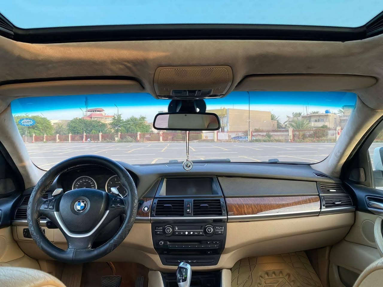 بي ام دبليو x6 موديل 2009 ب149ورقة
***********
🔥 BMW X6 موديل 2009 خليجي – فول 🔥
شركة العروش
▫️ رقم أربيل دولي سنوي
▫️ الرقم جديد 2030
▫️ أعلى فئة، كلشي شغّال
🔧 المكينة والقير
▫️ 8 سلندر توين تيربو بلادي
▫️ قير أوتوماتيك – 3 مودات
▫️ ما تطلب شي
🛞 الضرر (للأمانة)
▫️ صدام أمامي وخلفي مبدلات
▫️ صبغ جامغ أمامي فقط (وجوة الرقم)
▫️ ماكو شاصي – ماكو فتح – ماكو قص
▫️ الضرر المكينة كايمه فقط 
❄️ التبريد
▫️ تبريد قطعتين، بارد كلش
🧰 الصيانة
▫️ تايرات وبطارية جدد
▫️ سيرفس كامل
▫️ زيوت وماء وكالة
🚘 الداخلية والإضافات
▫️ جلد بيج، كشنات ميموري
▫️ كامرة + حساسات
▫️ بصمة، دبل كروز، صوت بلادي
