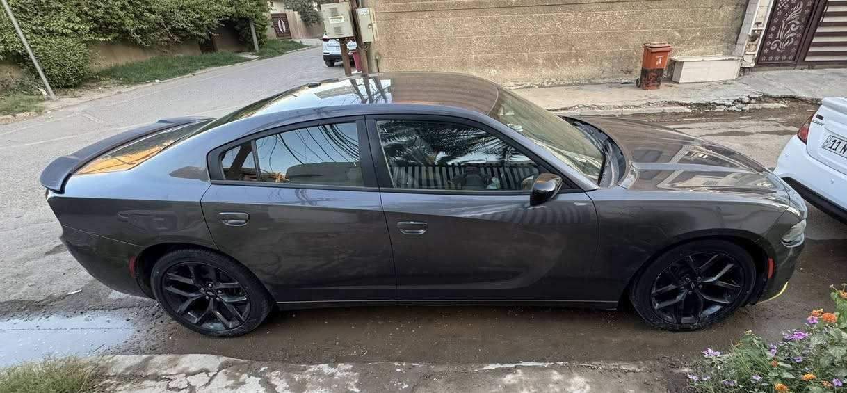 جارجر SXT 2019 وارد امريكي 6 سلندر مكينه 3600
ماشيه 79000 ميل حادثها خفيف جداً وخلفي بدون ايرباكات سليمه كلها مع ملاحظات بسيطة كلشي موضح بالصور والسونار مال مندلاوي بالتفصيل .. كير مكينه بلاديات .. تبريد ثلج . كهربائيات ولا جيك مشتغل .. تخم تاير جديد ودوشمه جلد اسود اصلي. مواصفات اعتياديه بصمه تشغيل عن بعد مانع انزلاق حساس وكامره خلفيه حساس اطارات لد نهاري وغيرها معروفه .. 
(رقم بغداد الجديد سنويه باسمي )
السعر 205 ورقه 
رقم التليفون: *********** متوفر واتساب
