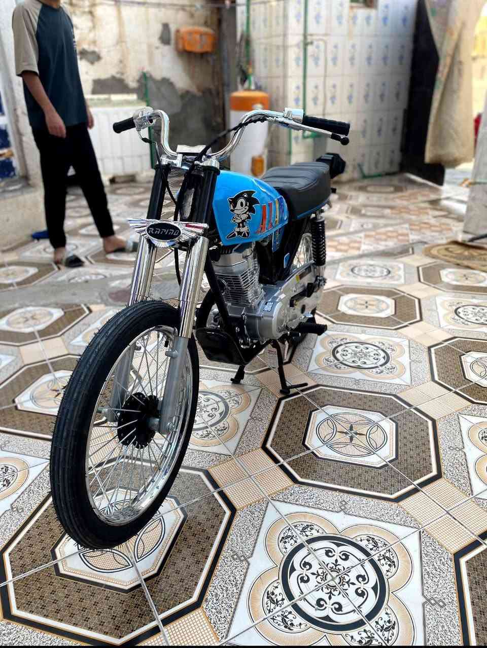 اعاده نشر بسبب الوعود الكاذبه....... 📢
سلام عليكم دراجة للبيع كلك كلك تعمير جديد صاله شهر من تعمرت مكينه رابيدو وغراص كلها اصليه تانكي احرف بارزه دراجة رزنه وتخبل بالمشي مكان ناصريه قضاء الغراف سعره مناسب (بدون فكريات😂) متواجد خاص‏‪***********‬‏‏
ملاحظه: الصالنصه بدلته تختلف عن الي بالصورة شادله نجمه
