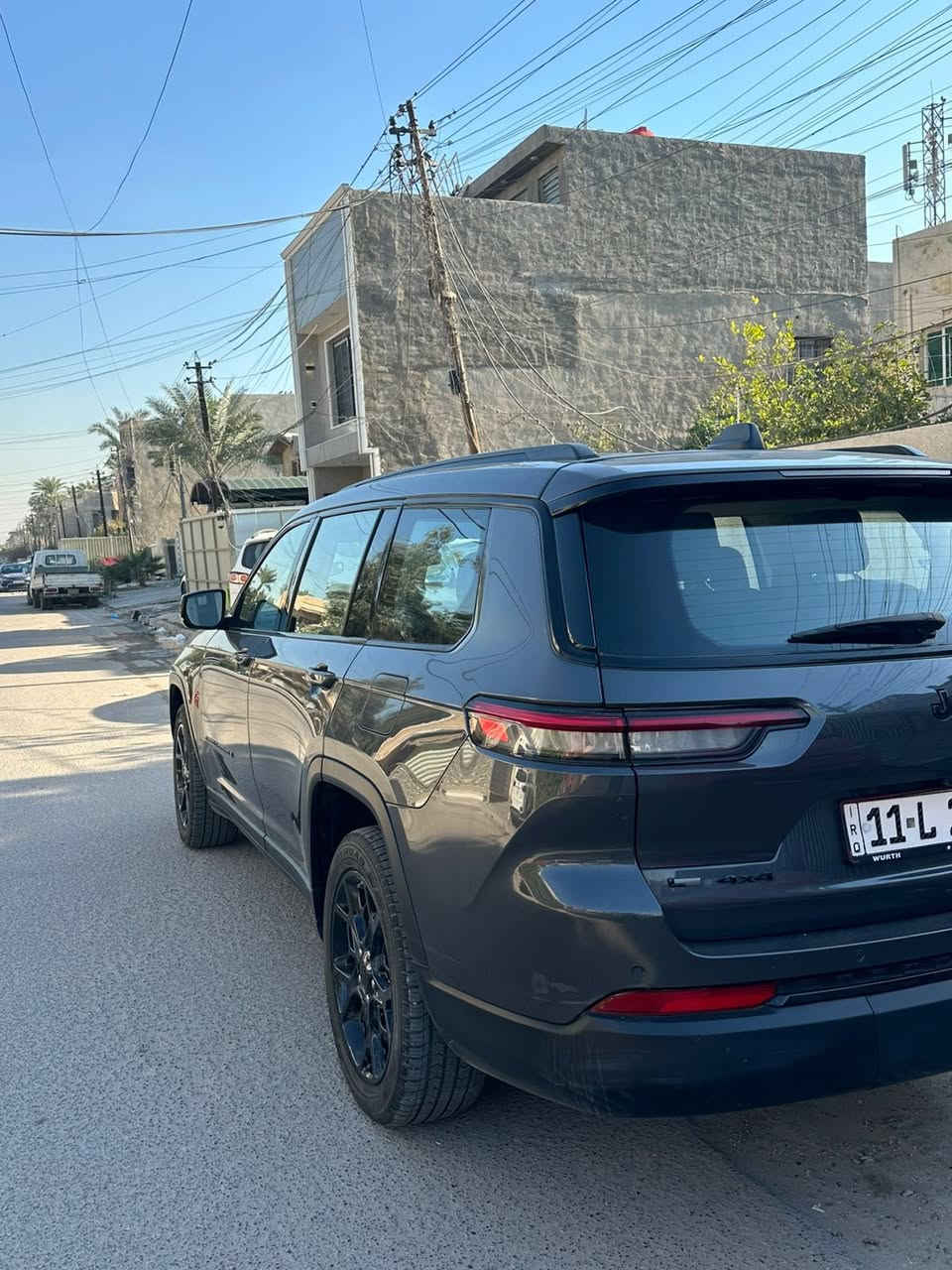 السلام عليكم
جيب: 2022 . (وارد امريكي) .
المحرك : (V6(3600.
العداد : .50.
رقم بغداد  الجديد بأسمي تحويل ثاني يوم.
* رادار امامي مع مانع تصادم.
*مانع تصادم خلفي.
* شاحن موبايل وايرلس.
* شاشه مع كامرة
* نظام الخرائط (GPS).
* كير شفتات بالستيرن.
* المصابيح الأمامية LED.
* المصابيح الخلفيه LED.
* المقعد الأمامي للسائق كهرباء.
Vip مقاعد *
* حساسات خلفية.
* بلوتوث تلفون.
* محدد سرعة.
سعر مناسب
للاستفسار***********
العنوان: بغداد الطالبيه قرب كلية الادارة والاقتصاد
