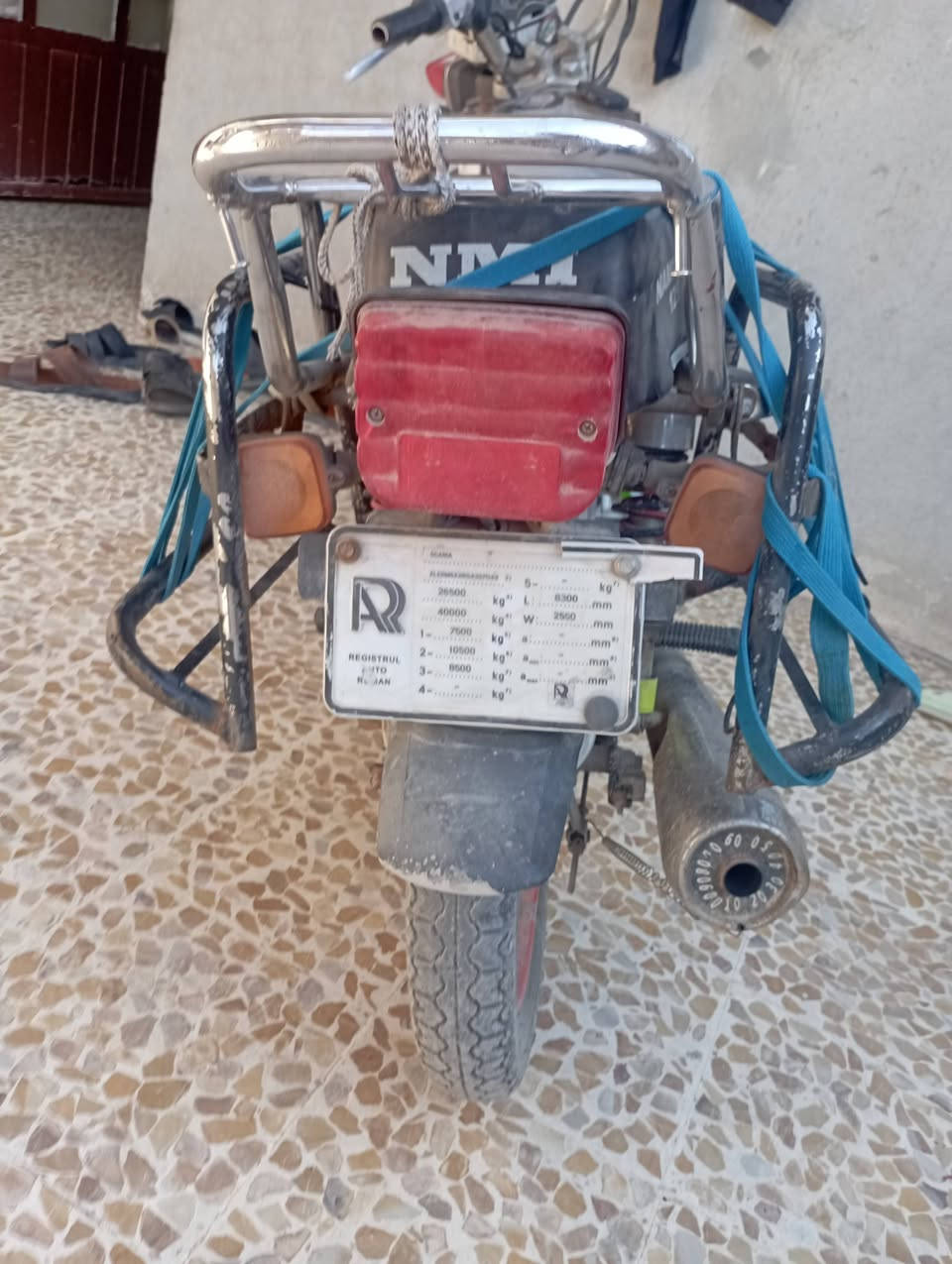 شوف المقطع وخبرني السعر 350.   ***********
