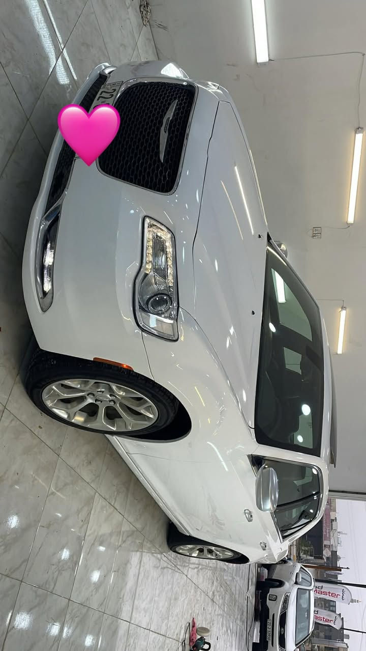 2016بلاتنيوم مواصفات بدون حساس ردار  يعني مواصفات مثل Cبس يجي بي سقف من داخل اسود وشفتات وكير Sيجي بي ويجي بي ويل 20بلادي 
سياره فول 
سياره كلين تايتل 
عدا تعديل بحافه جاملغ 15سم بدون فتح وبدون حادث سياره كلين تايتل داخل لعراق ماشيه 120الف مايل كير محرك كفاله مامفتوح سياره جديد مابي صبغ ولاتعديل غير هذا الى بجاملغ ولابي فتح برغي كله بشرط فحص و ورقه سونار بمنشور وسعره 
264ومجال 
***********
