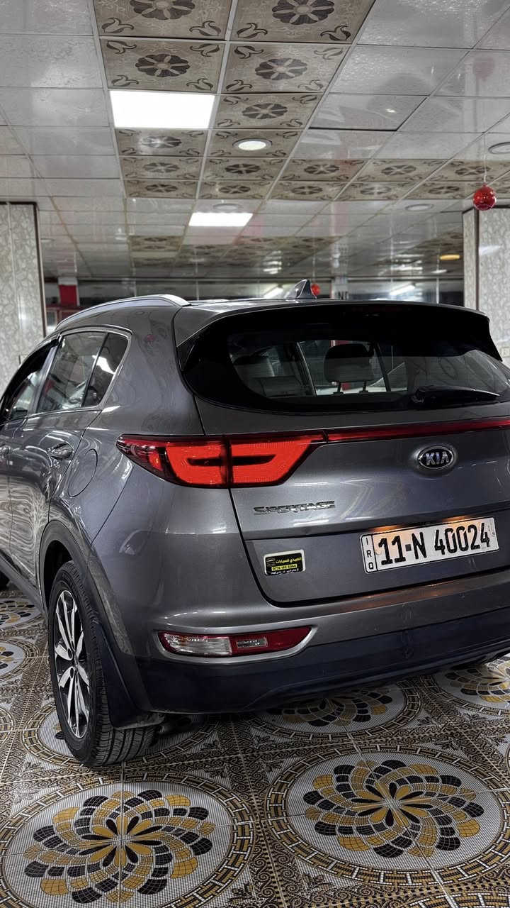 السلام عليكم
كيا سبورتج 2017 امريكي ضرر فقط بنيد صور الحادث مرفوقه بالمنشور 
مواصفات السياره
فول مواصفات للاخير بستثناء البنرامه
محرك 2400 
بصمه 
جلد 
كشنات كهرباء 
فور ويل 
حساسات اماميه + خلفيه 
كامره بلاديه 
شاشه اصليه

العنوان صلاح الدين / بلد 
للإستفسار الاتصال على : 
اتصال - ***********
اتصال + واتساب - ***********
واتساب مباشر :  ⁨0782 173 325
