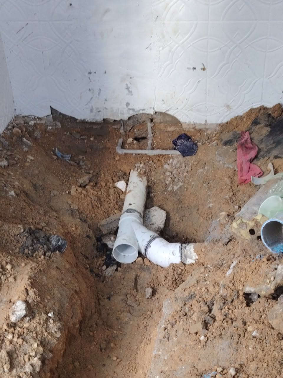 متوفر سباك لولجي داخل كربلاء تأسيس ماء مجاري صيانه تضيف وادامة الخزانات  تصليح خزانات تسليك مجاري للاستفسار *********** ***********
