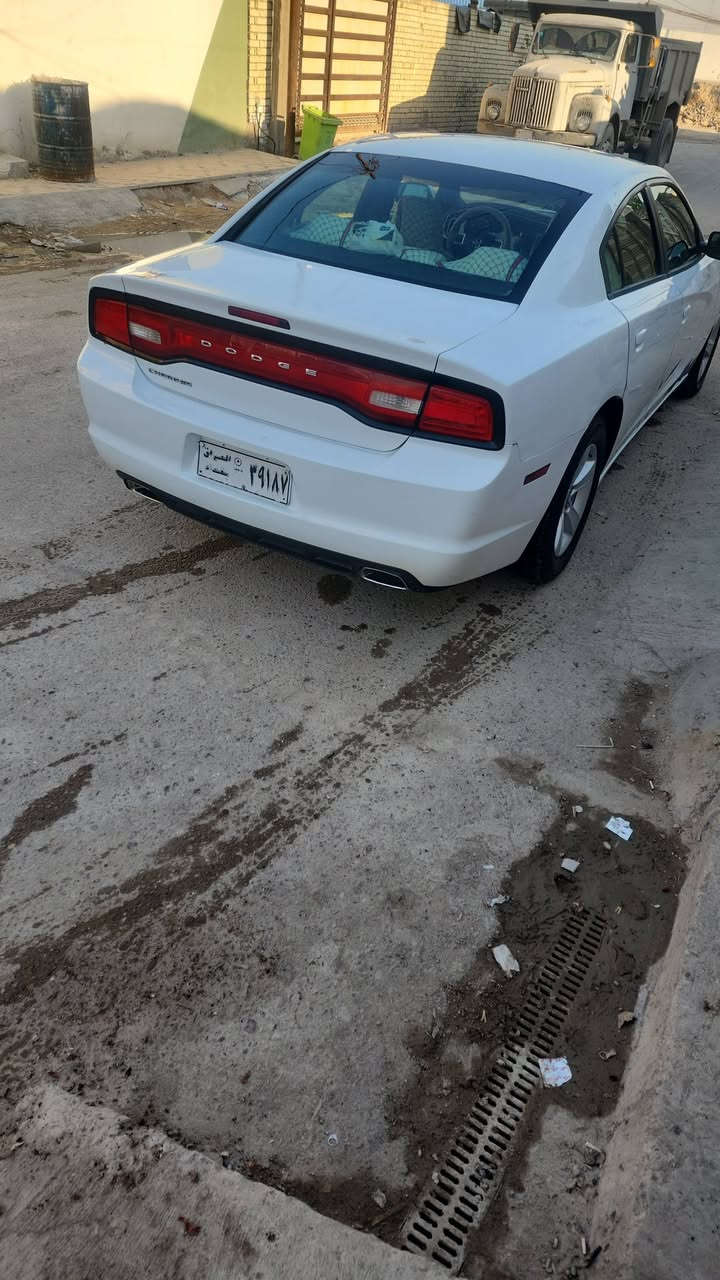 السلام عليكم للبيع جارجر موديل 2013  رقم بغداد خصوصي صدامي حادث جاملغ امامي بدون دواخل بدون ارباك  وبارد جاملغ خلفي مواصفات عاديه كير عصا شاشه صغيره داخل بيجي كير محرك اكسل تخم تاير حداديه كله جديد السعر140 $وبيه مجال قليل مكان سياره بغداد للأستفسار الأتصال ع رقم ***********
