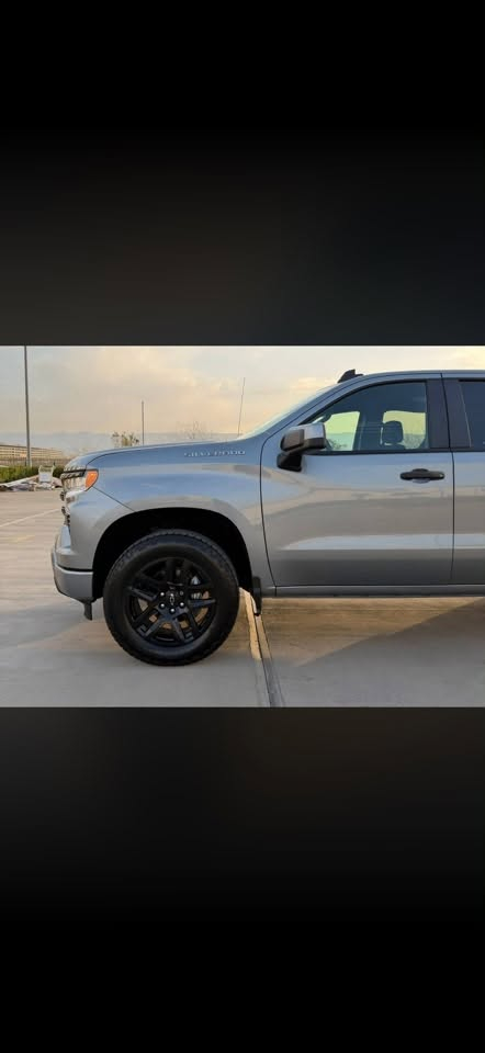 السلام عليكم ورحمة الله وبركاته
للبيع – شفروليه سلفرادو Custom موديل 2025
🩶 اللون: سمنتي�🚘 موديل 2025 – دخول جديد�📄 حرة بدون لوحات�✨ حالة ممتازة وجاهزة للتسجيل والاستخدام.
💵 السعر: 238 ورقة
📍 مكان السيارة: بغداد
📞 للاستفسار: ***********
