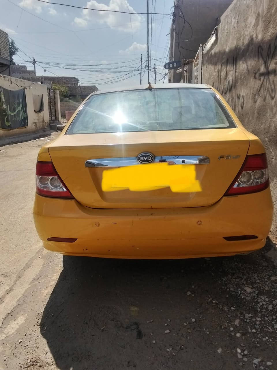 السلام عليكم بي واي دي اف 3 موديل 2013 سياره كفاله عامه بيهه ملاحضات بسيطه مصفره هيه  وغرامات تتفئه وتبريد وايضافة منضومة غاز أصليه رقم بغداد انكليزي هزه جديده تحويل ثاني يوم الشراي يتصل على الرقم التالي)***********
