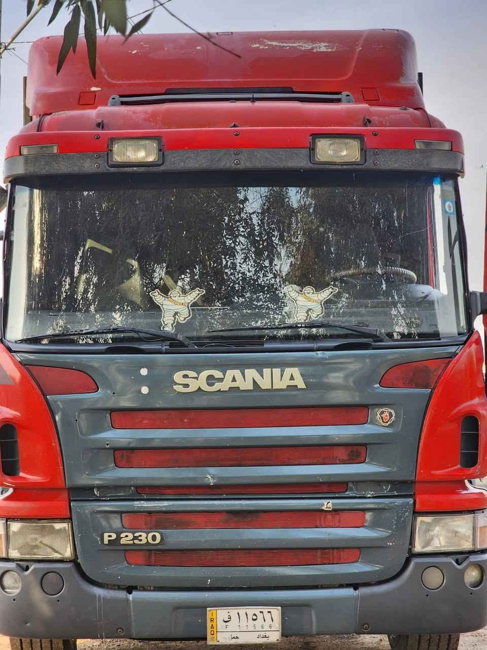 سلام عليكم سكانيه للبيع موديل ٢٠٠٥ مكينه خمسه بستم حجم ٢٣٠ رقم بغداد ٤طن سنويه جديده لل ٣٠ طول سبعه ونص جوبلس أمامي خلفي قماره جوبلس تتفأه تبريد قفل سرعه قفل اكسل صوبه باب جك تخم تاير جديد تانكي كاز ٤٠٠ لتر مكاني بغداد الشعب *********** /***********
