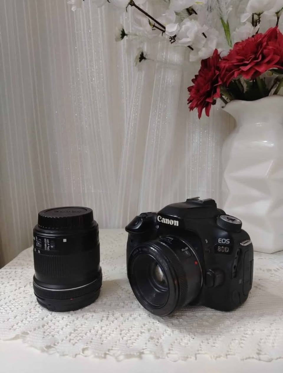 شباب عندي كانون 80d
النظافة مثل متشوفون بالصور 
وياها عدسة 50 و10-18 وشاحنتها وبطاريتها
العدسة 10-18 كلش نظيفة جديدة استخدمتها قليل وبعدين حولت سوني 

السعر 500 الف


**إذا كنت صاحب هذا الإعلان وتريد حذفه لأي سبب، رجاءا أرسل رسالة إلى الدعم الفني**