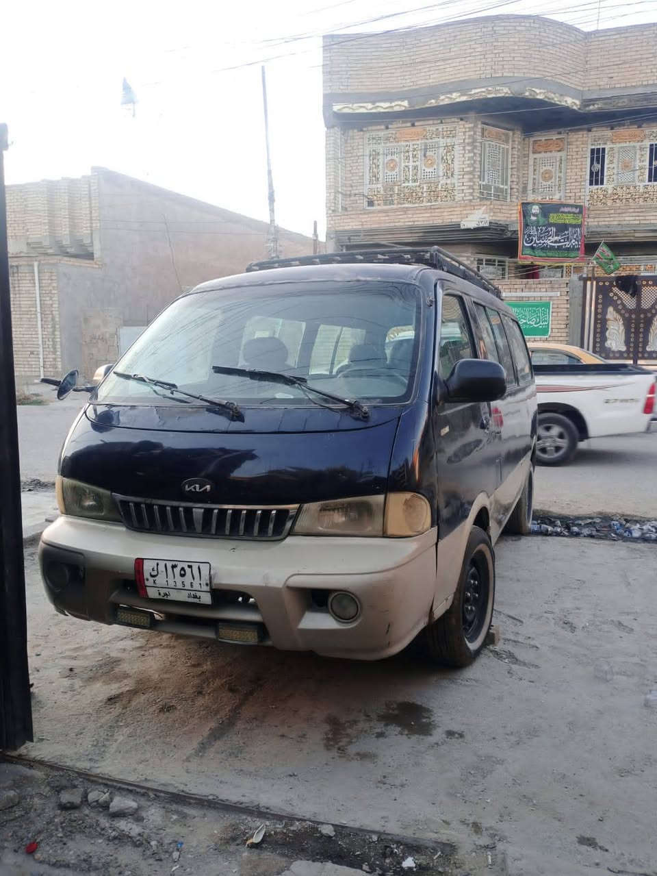 سلام عليكم كيه بريجو للبيع موديل 2001 مكينه بيه خيط تبخير والكير الثالث يفلت او صفرات السياره مصبوغه عامه السنويه لسنة 2027 بسمنه وهايه السياره مثل مموضحه بالصوره السياره كاعده صار أكثر من سنه بالبيت هيئة مرور كله عليه السعر 45 وبيه مجال الاتصال على الرقم *********** او *********** بغداد المعامل

