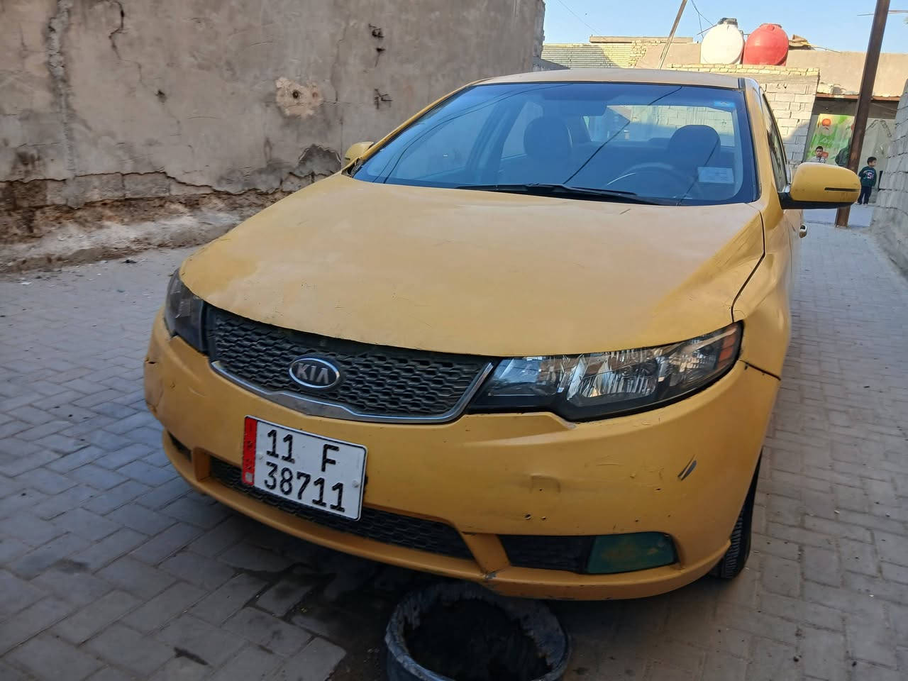 هاي سيارة للبيع كية فورتي وارد أمريكي حادثهه جامرلغ امامي ايمن فقط او بلعراق بابين ليمنة 
بدون دواخل مكينه وكير وحدادية نضيفات 
حدادية وتايرات فوك لنص عمر تبريدهة لبارحة انزرف اراديتر مال لتبريد رقم بغداد انكليزي بسمي اسيارة موجودة ابغداد لمعامل لعماري 
بيع ومراوس حسب لقناعة سعرهة 70 وبيهة مجال قليل 
*********** احمد لمياحي 
***********
