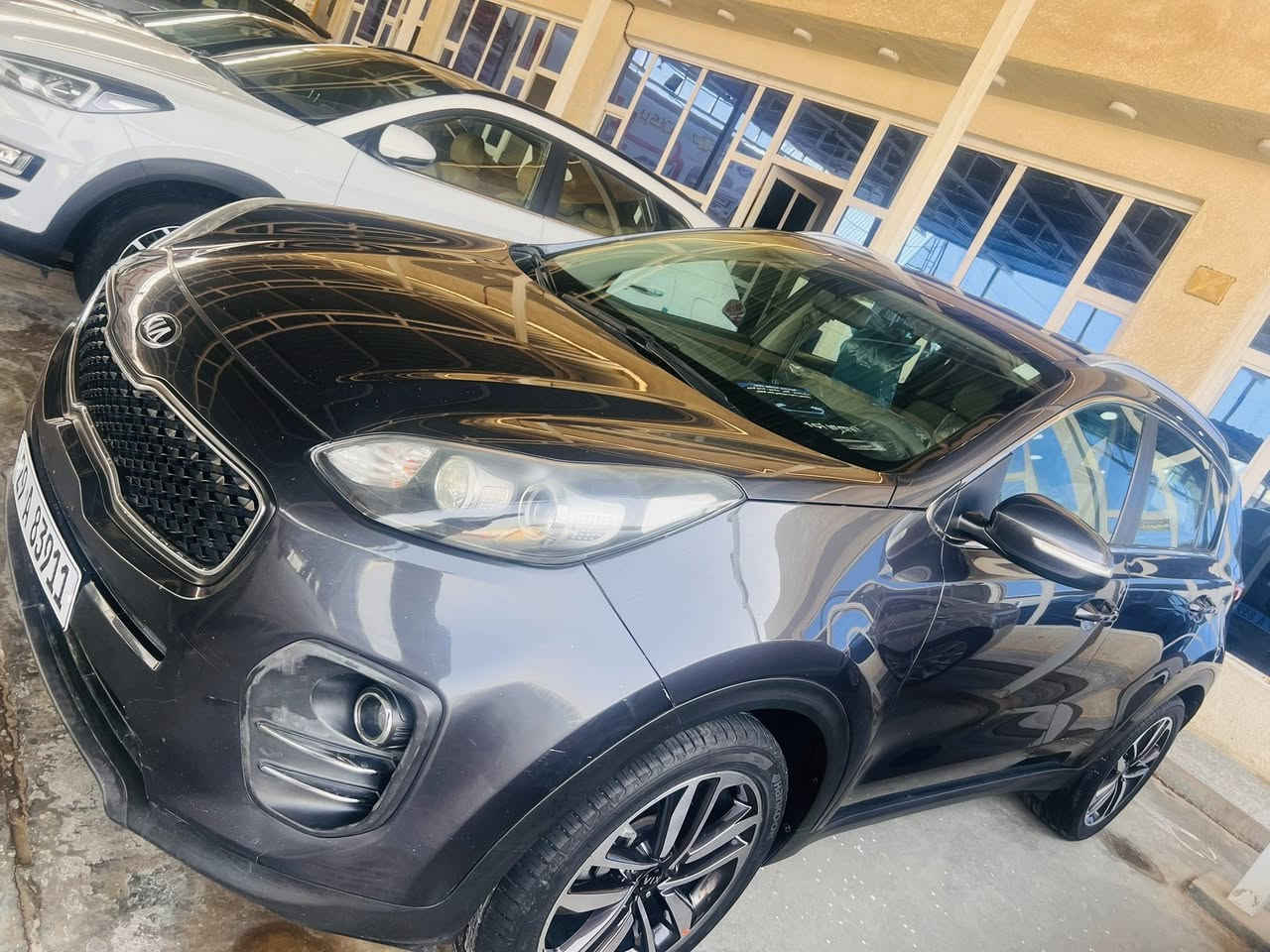 سلام عليكم سبورتج مديل 2019 لون رصاصي 
مكينه 200 خليجيه سياره مكفول كفاله عامه 
رقم واسط بسمي تحول ثاني السعر 175وبيه مجال 

***********
