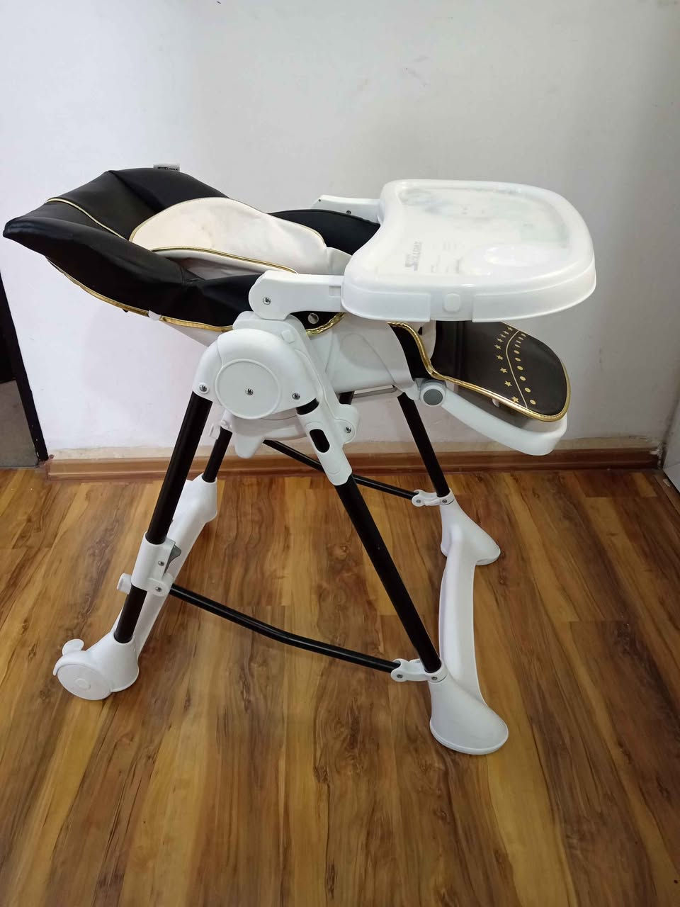 كرسي طعام الأطفال من ماركة Skillmax قوي ومتين جدا ومناسب للأطفال من عمر الشهرين لغاية ٦ او ٧ سنوات منام كامل وجلوس ويساعد بتعليم الطفل ع الجلوس(منام كامل يتحول ك سرير)، عدة تحكمات بالارتفاع مع طبلتين وغلافين ،سهل التنظيف مجرد مسحه عند الاتساخ ،احزمة خماسية لربط الطفل ،مسند قدم الطفل متحرك حسب راحة الطفل مع خاصية تعليق الطبلة بالظهر لتقليل المساحة عند الخزن، متوفر توصيل أربيل, العراق


**إذا كنت صاحب هذا الإعلان وتريد حذفه لأي سبب، رجاءا أرسل رسالة إلى الدعم الفني**