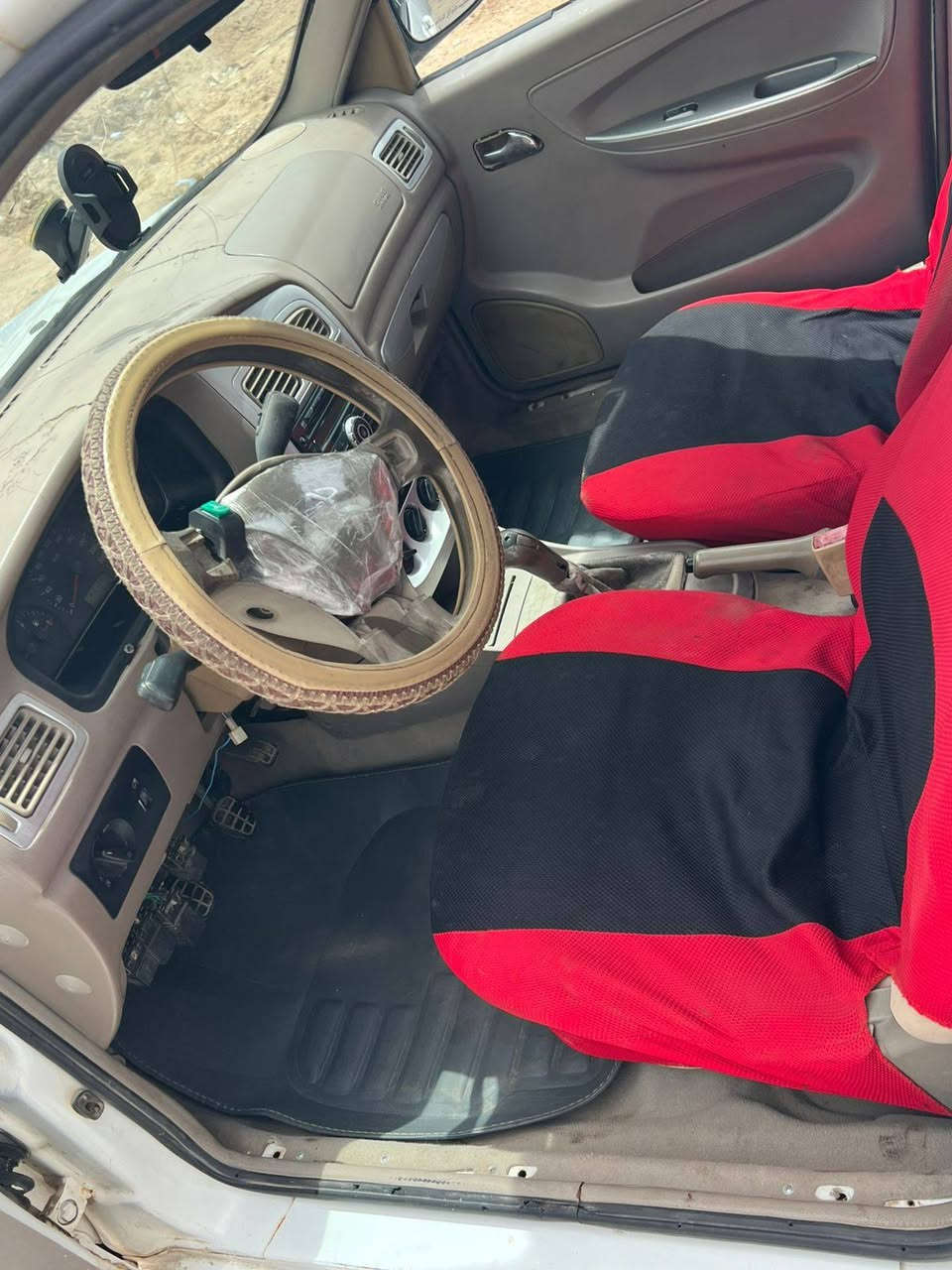شيري كوين مديل ٢٠١٠
سنوية تنتهي ٢٠٣٠
سيارة حلوه ونظيفة 
اي استفسار الاتصال على الرقم ***********
