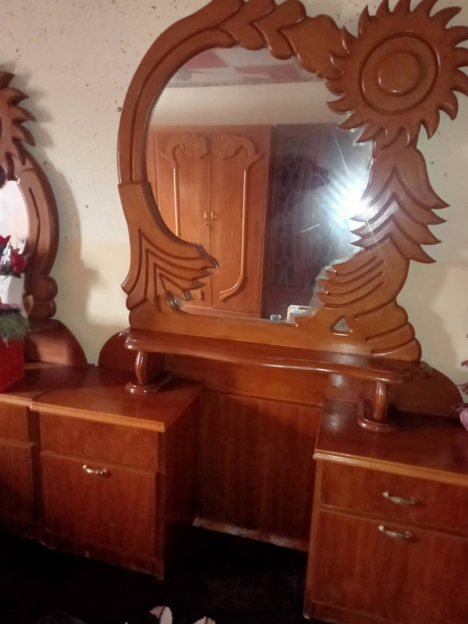 السلام عليكم مكلف بالنشر غرفة نوم خشاب وثلاجة للبيع
للحجز والاستفسار اتصل عل رقم ‏‪0773 444 7108‬‏
