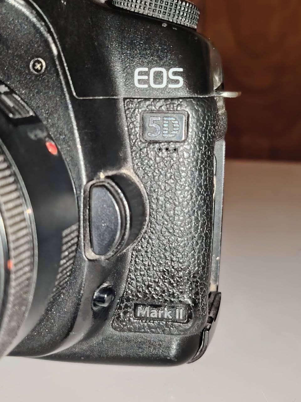 سلام عليكم شباب كامره كانون 5DMarkll
+عدسه 50m+رام١٦ البيع او مراوس ب عدسه  نيكون
***********
مكاني ديالى
(كامره شغاله بس متروكه) 🕵️
