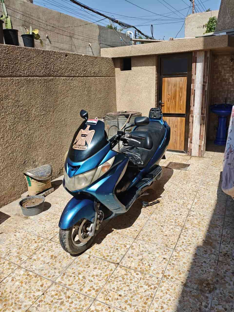 سلام عليكم قيم واخذ للبيع سكايف ويف 400 كوم حديد نقصها لو راجز سلف لو دشلي وباتري  غير ذني ماناقصها تجي تحمل وتروح مكينه مامفتوحه بلاديه مامطخوخه ابد لادخانه ولا تنقيص ولا نضوح كفرات بلاديه كهربائيات كلها شغاله مال جناي بس ماعندي فلوس اصلحها مكاني بغداد الغزالية ***********
