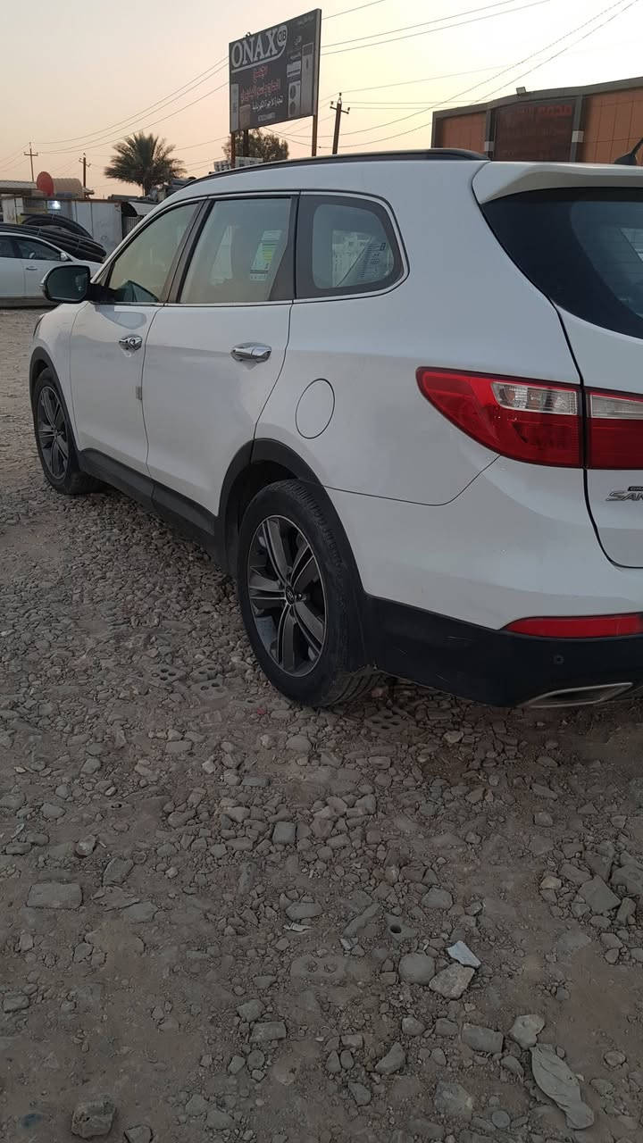 السلام عليكم سنتافيه كراند  ٢٠١٤ محرك ٦ سلندر  ٧ راكب ماشيه ١٤٠ قابل لزياده سياره فول مواصفات سياره رقم بغداد بسمي سعره ١٧٠ رقم الهاتف ***********
