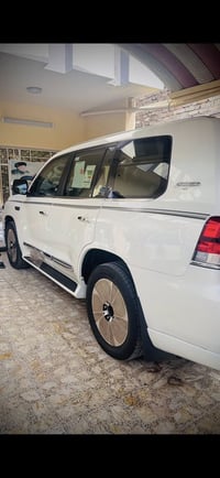 لاندكروز GXR 2021 ماشيه 51الف رقم اربيل تحويل مباشر كشنات 3 دكم+  كهرب...