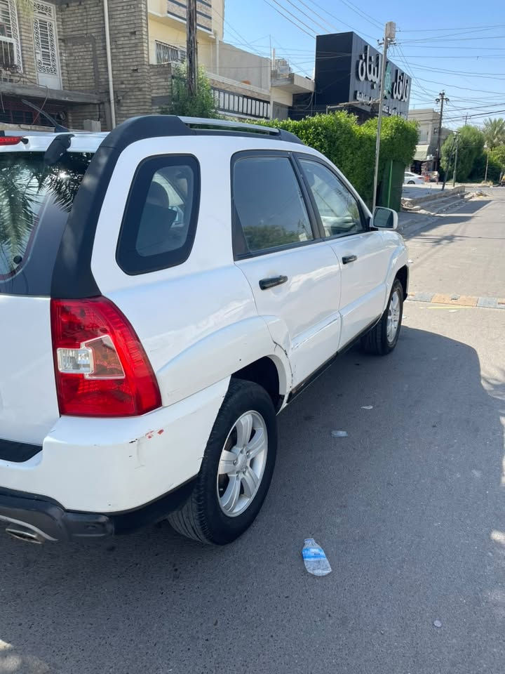 السلام عليكم سبورتج موديل ٢٠٠٩ وارد خليجي مكينه ٢٠٠٠
سبورتج ٢٠٠٩ وارد خليجي تدفئة تبريد مكينة كلش ممتاز  على ايدي من اخذتهه صارلها ١٤ سنة 
ماشية ١٢٦ الف كم سلايد شاشة من اخذتهه بيهه باب خلفي صبغ الباقي مكفول المكان بغداد الكرخ السعر ١١٥
 ***********
