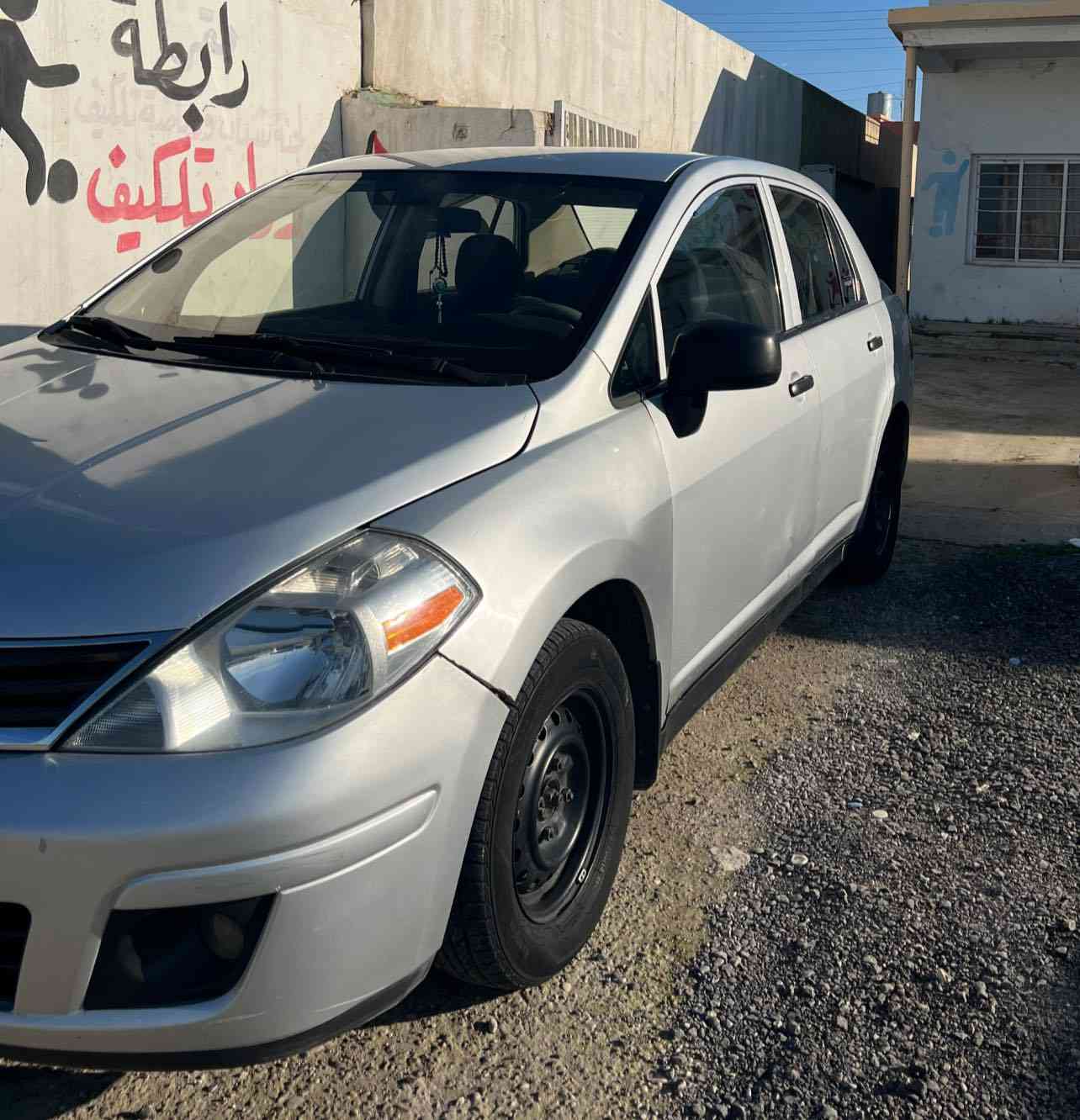 نيسان فيرسا 2009 ماشية 136 الف صبغ 3 قطع ونص وبيها مكانات تعديل بارد بدون دواخل

كير مكينة كهربائيات كله بشرط 
صدر امامي خلفي جديد قبل يومين بدلتة
رقم نينوى تحويل ثاني يوم
كوبون بانزين بيها
السيارة ما ناقصها كلشي سعر 69 ومجال قليل كلش عليها 240 الف غرامة تنزل من السعر
مكان السيارة موصل


**إذا كنت صاحب هذا الإعلان وتريد حذفه لأي سبب، رجاءا أرسل رسالة إلى الدعم الفني**