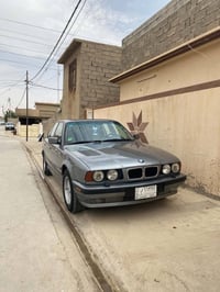 بي إم دبليو • موديل ١٩٩٣ • ديبيس