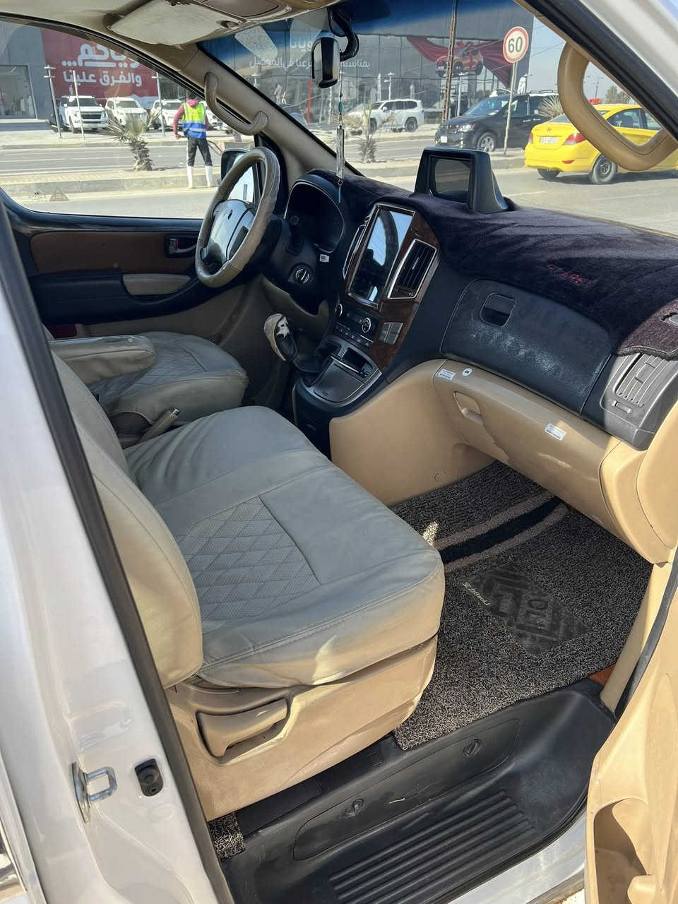 السلام عليكم
اسمي ستاركس H1 ويدلعوني ام كريم وقصتي هيا صاحبي بعد مااستغلني واخذ الي يده مني قرر يستغني عني لخاطر وحدة ثانية مع العلم اني موديل 2018 وسنوية 2028  ورقمي بغداد تايراتي وضعهم جيد جدآ ومحركي جديد
بعمري ماتمرضت واخذوني للطبيب
طلع كلشي مابية كفالة عامةة
اخذني صاحبي عل اساس نعيش سوة بس البشر مابي امااان
لساتني محافظة عل شبابي وجمالي وداخلي الرائع
طلبي الاكي انسان يصون العشرة ويحترمني ويقدرني واكضي عمري معاه
مهري 220 ورقة 
الي يريد يتواصل ويا خاين العشرة
  ***********
***********
للعلم مكان السيارة الموصل
