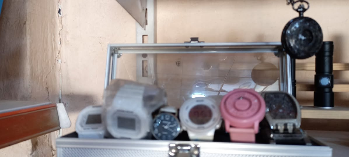 مجموعة من الساعات كلها من امزون الي تفيده يتصل على الخاص والسعر مناسب


**إذا كنت صاحب هذا الإعلان وتريد حذفه لأي سبب، رجاءا أرسل رسالة إلى الدعم الفني**
