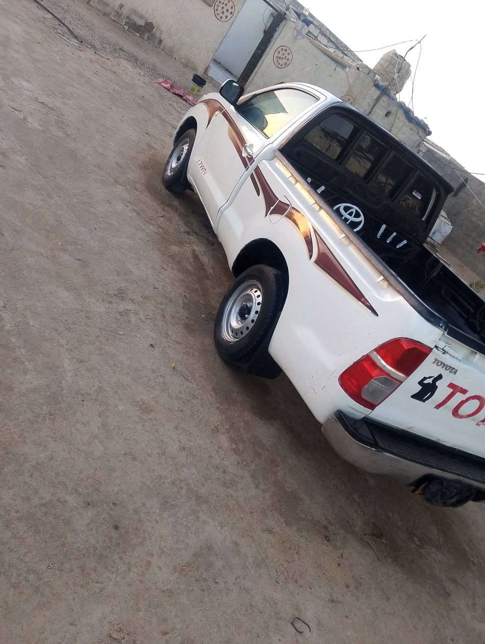 السلام عليكم فلاونزه  2006مكفوله من ضربه محركه لا تنقيص ولا تبخير رقم بصره بيهه بارد  تبريد ثلج تخم تاير السعر100وبيهه مجال الشراي يتصل مكلف بنشر مكلف بنشر  ***********
