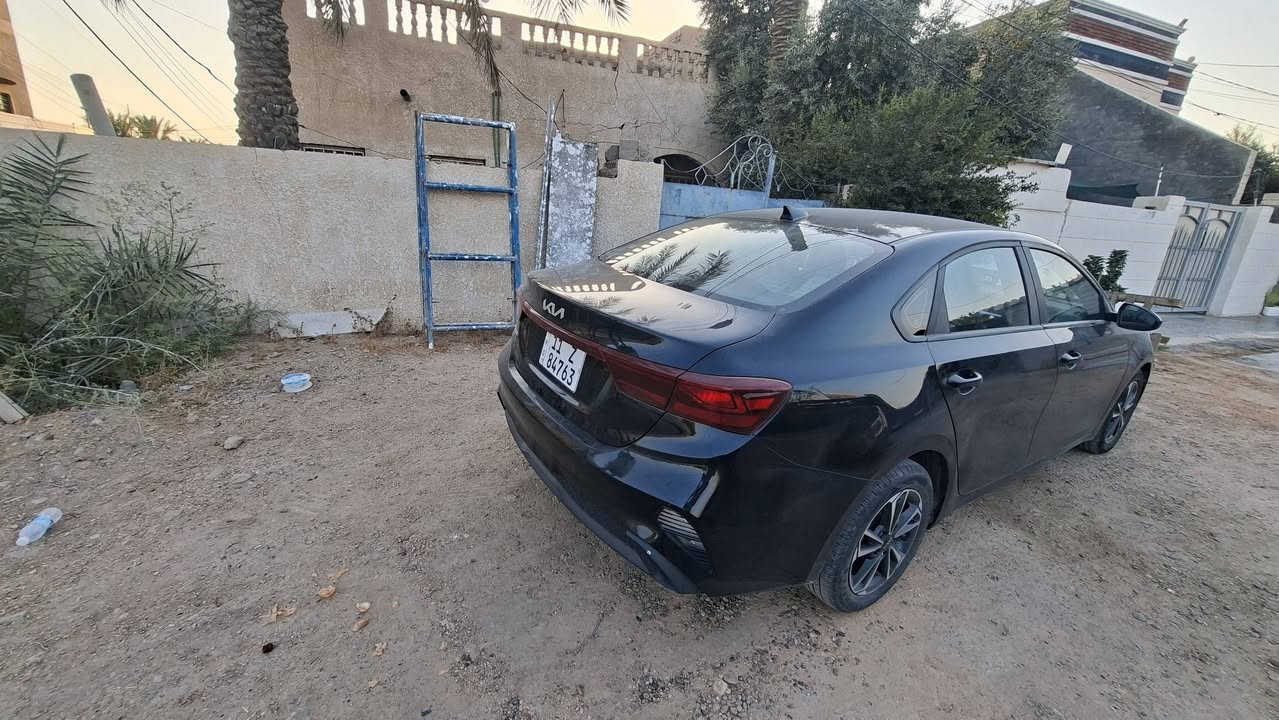 السلام عليكم فورتي للبيع السياره جديده وارد امريكي الضرر موضح بالصوره ولباقي مكفول البنيد لي كلير من امريكا بدون ارباك اي استفسار هذا رقمي ***********
