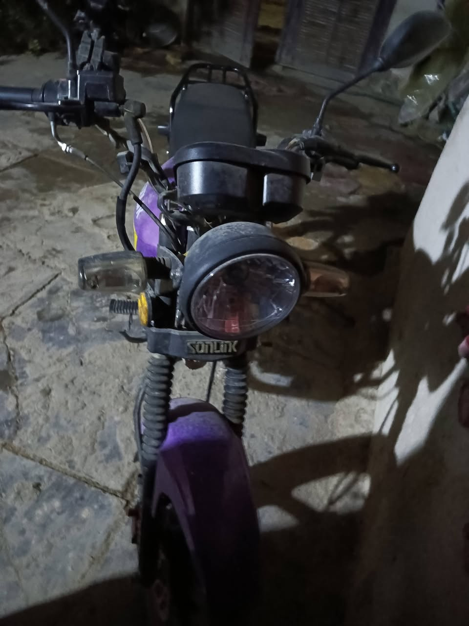 سلام علايكم دراجه موديل 24متروكه كلشي شغال بعدهي رمبه سعر مليون او250بيه مجال ***********وتساب مكاني بغداد الشعله
