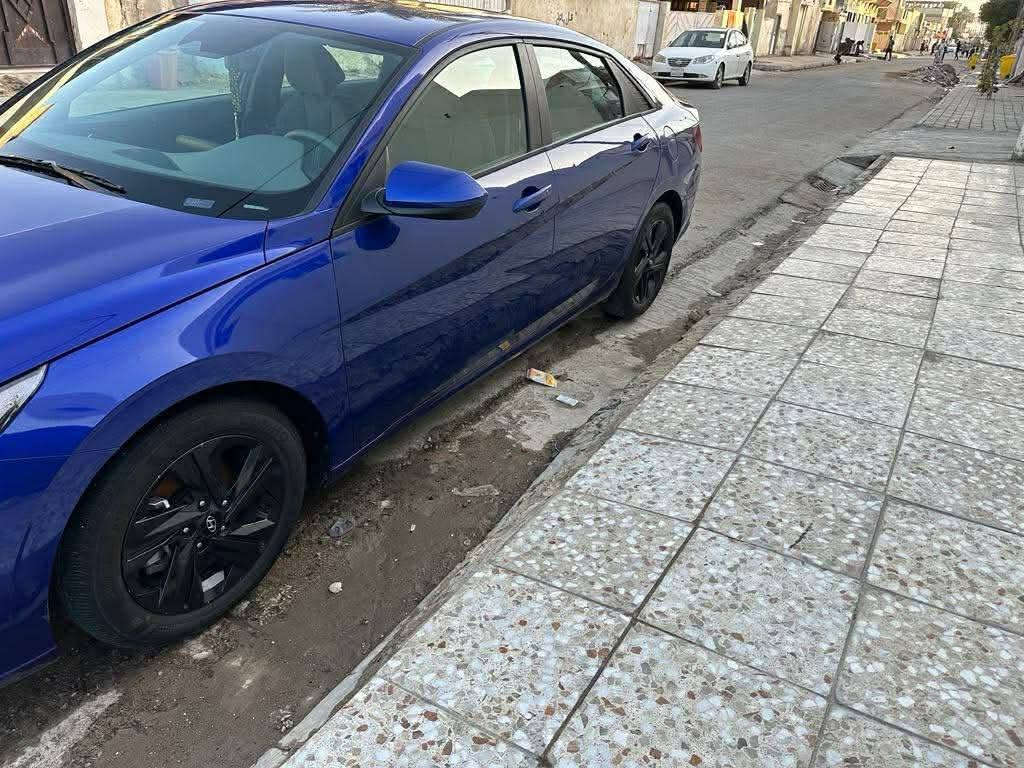 سلام عليكم 
النترا موديل 23 أمريكي
ماشيه 38 الف ميل 
نص فول
بيها بابين تبديل نفس اللون 
كير محرك  تبريد مكفولات
حداديه تخم تاير جديد

سياره نضيفه كلش وما متعوبه
150 وبيها مجال حك الجيه 
رقم بغداد بسمي تحويل مباشر 
***********
مكانها واسط
