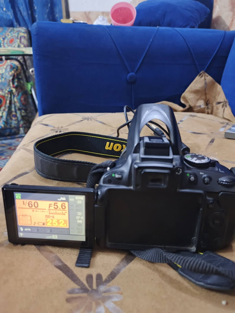 كاميرا نيكون D5100 محبوبة الجماهير الكاميرا نضيفه بنسبة 92% فول دقتها
وياها شاحنه وبطارتين السعر 290وبيها مجال مكاني بغداد لايوجد توصيل ***********
