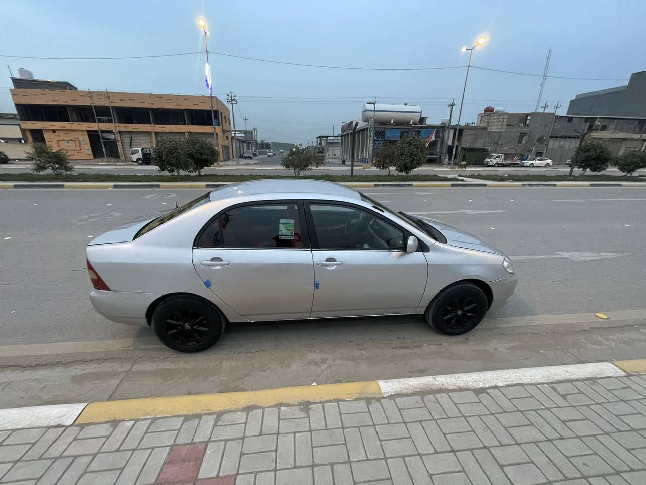 سلام عليكم كورلا ‏بيكاجيو للبيع موديل 2000مكنيه 1800السياره حلوه وجهزه   مكينه وكير خير من الله والكشر كدامك   ضربته جمالغ خلفي  بس مصبوغه عام شراط لا كصه ولاجفيه ولا كلبه جانت جرده ورشيته   كهربائية كله شغال تايرات جداد حداديه حلوه     مكاني كربلاء رقم الموبايل ***********  السعر 65 وبيه مجال
