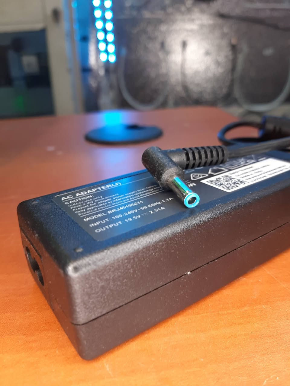 🔌 شاحن لابتوب HP الأزرق (Blue Tip) 45W
✅ مناسب لمعظم أجهزة HP التي تستخدم الرأس الأزرق (4.5×3.0mm).
✅ القدرة: 45 واط – خرج 19.5V / 2.31A.
✅ شحن ثابت وآمن وجودة ممتازة.
✅ جاهز للاستخدام مع سلك الكهرباء.
💰 السعر: 15,000 دينار عراقي فقط 🔥
🚚 التوصيل متوفر إلى جميع محافظات العراق.
📩 للاستفسار أو التأكد من توافقه مع جهازك، أرسل موديل اللابتوب أو صورة لمنفذ الشحن.


**إذا كنت صاحب هذا الإعلان وتريد حذفه لأي سبب، رجاءا أرسل رسالة إلى الدعم الفني**