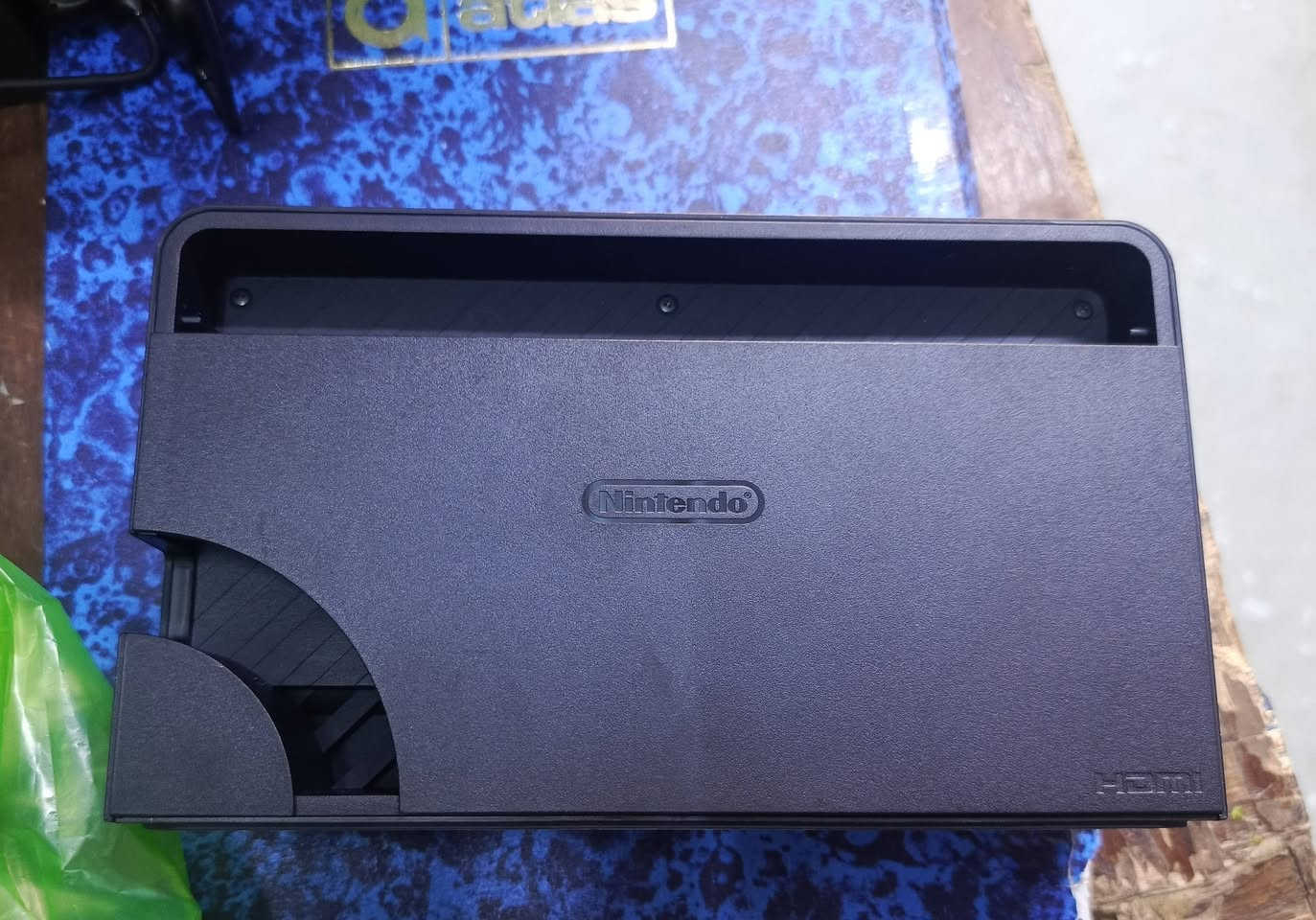 السلام عليكم ورحمه الله وبركاته مجموعة غراض جهاز نتيندو للبيع كلهن اصليات مال جهاز غير مستخدمات ما عدا يده JC 200 مو اصليه للتواصل *********** عنواني بغداد
