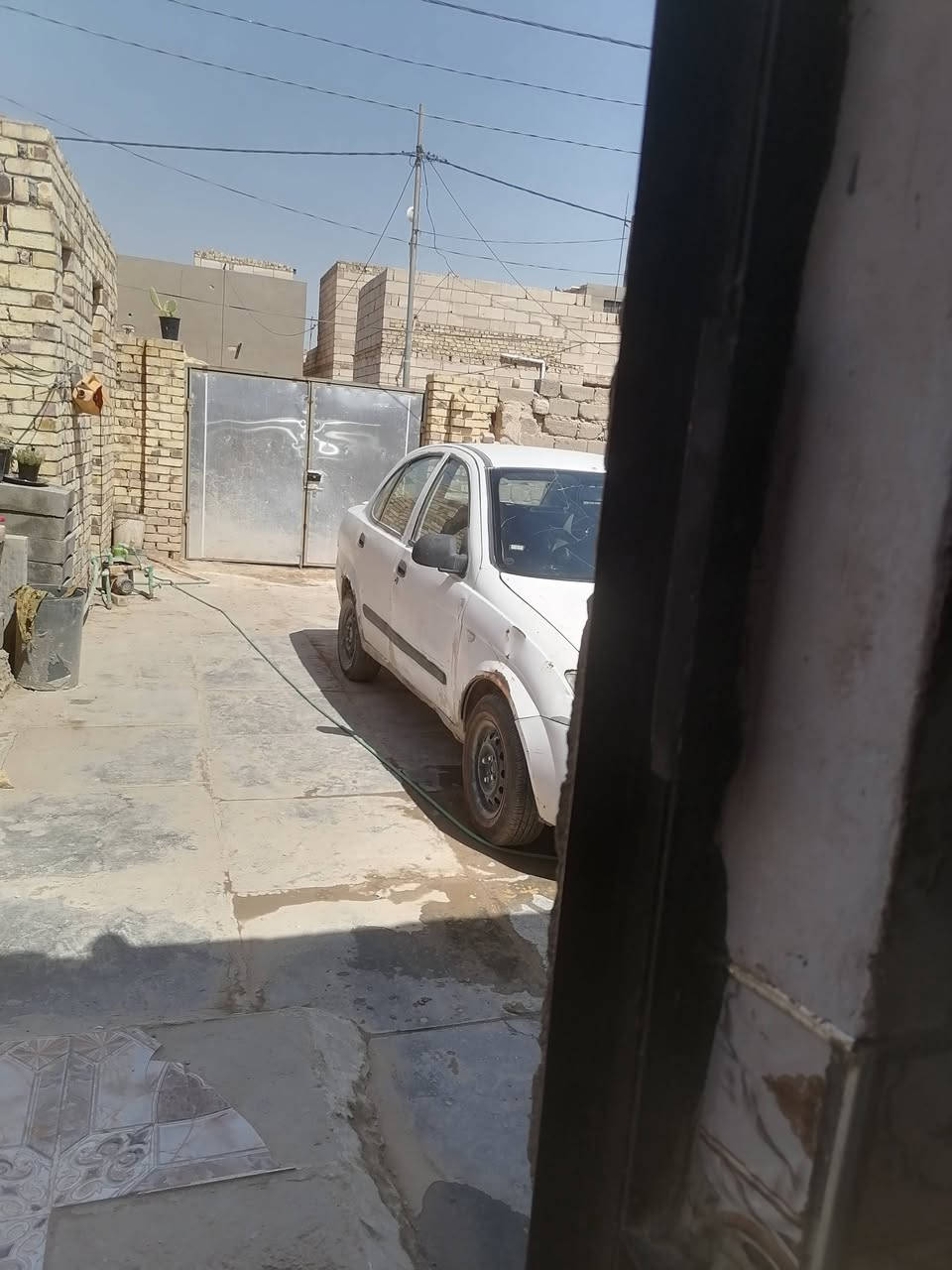 سلام عليكم بيت البيع مساحه ١٣٠ بسمي العنوان الديوانيه حي صدر ثالث شارع ٣٠ قرب مدرسه المسره هاذه رقمي ***********
