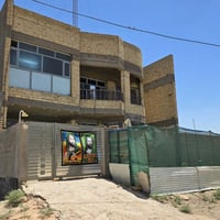 عندي بيت في منطقه الصابيات ٢٥٠م طابقين بناء فوق الممتاز بسمي مطلوب قرض...