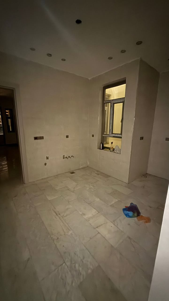 للايجارشقه طابق اول مساحه 130مربع الاقتصاديين جديده غرفتين نوم وصاله مطبخ للاستفسار ***********
